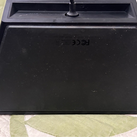 Amazon Echo Show 1st Generation - Picture 4 of 5